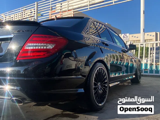 2011 مرسيدس بنز الفئة-C C 300