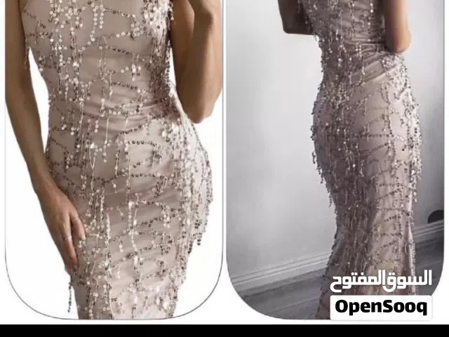 فساتين أنيقة مختلفة المقاسات