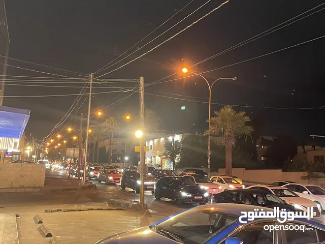 محل مميز للإيجار  بخلو بأقوى مناطق عمان