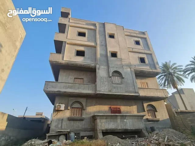 مبنى تجاري للإيجار على الطريق الرئيسي عرادة