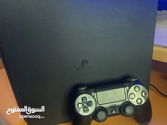 بلاستيشن PS4 مستعمل بحالة ممتازة مع حساب يوجد فيه لعبة فيفا 22 و GTA5