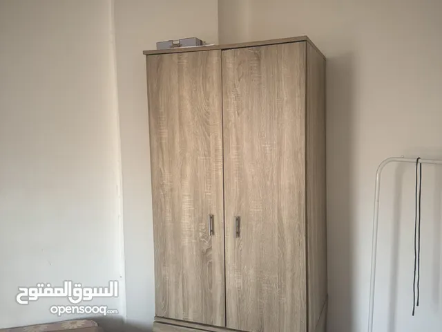 خزانة بحالة ممتازه للبيع