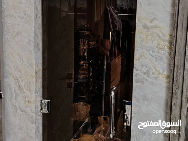 فنون للزجاج والمرايا وديكورات والسكوريت