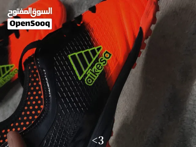بوت رياضة مستعمل