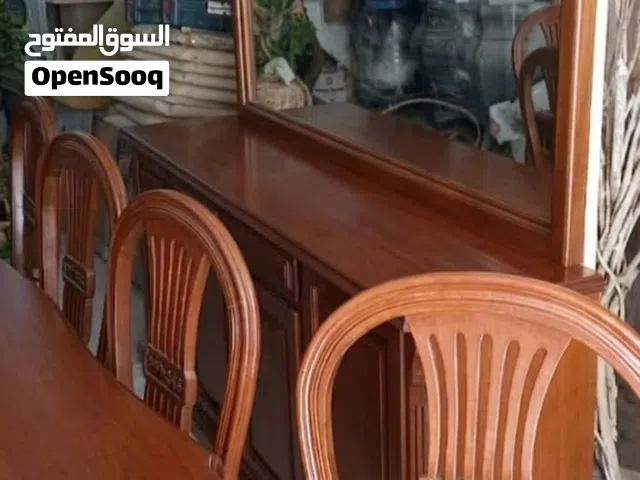 طاولة سفرة كلاسيكية فاخرة بحالة ممتازة جدا معثمن كراسي وفضيه وبار مع مراي خشب زان أصلي والدهان ممتاز