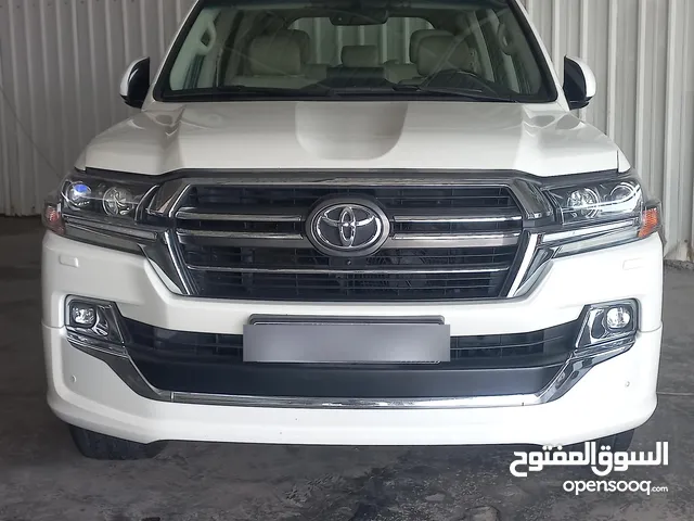 لاندكروزر موديل 2020 وكالة ساز عداد المسافة 41 الف بيع او مراوس