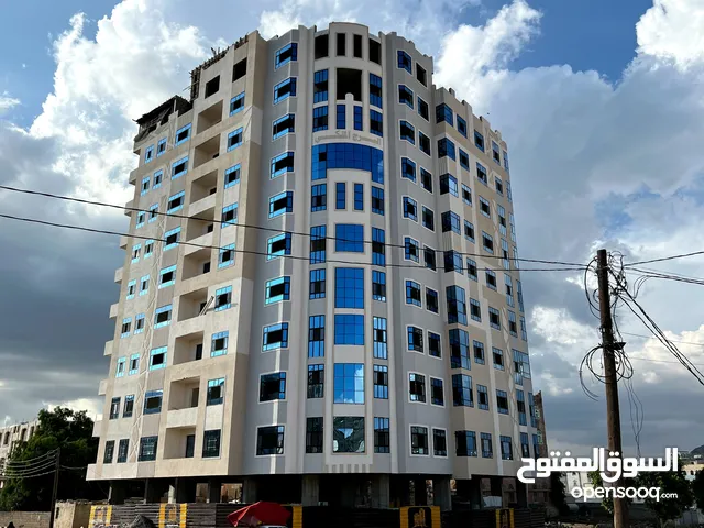 215 m2 4 Bedrooms Apartments for Sale in Sana'a Bayt Baws