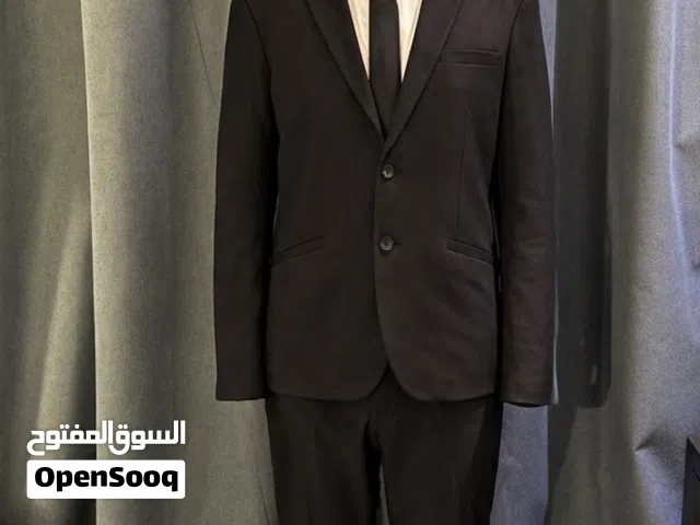 Man’s black suit size M formal excellent conditions