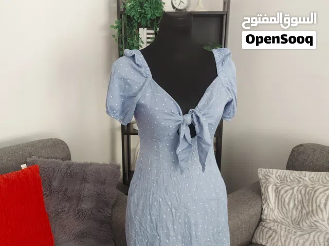 Bulk Lot of Ladies Dresses – Quantity 135 Dresses – Branded, Clean Condition. Moving Out!