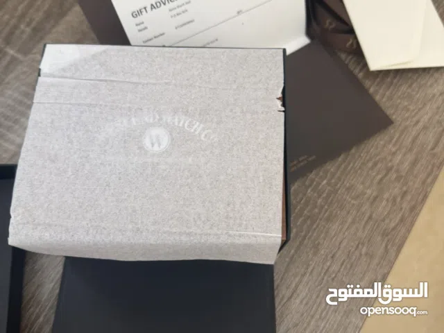 ساعتين للبيع west end watch co مستخدمه مرتين شبه جديده وساعه monchard جديده لميتد من 56 قطعه فقط .