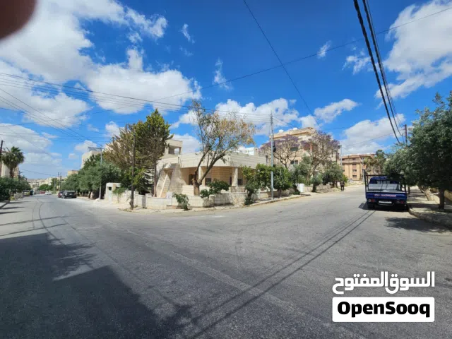 635 m2 4 Bedrooms Townhouse for Sale in Irbid Iskan Al Atiba'