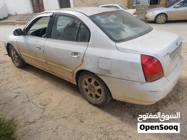 2004 هيونداي افانتي SE