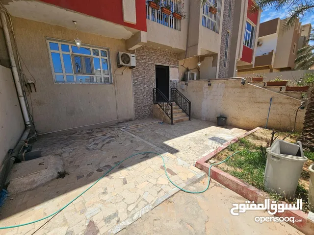 200 m2 3 Bedrooms Townhouse for Rent in Tripoli Al-Hashan