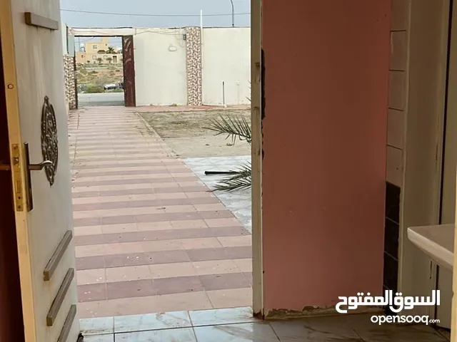 2 Bedrooms Chalet for Rent in Buraidah Al Basr