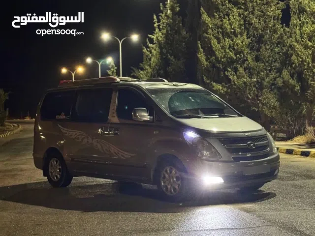 هيونداي ستاريكس 2012