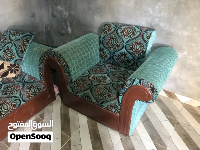 صالون بحالة جيدة