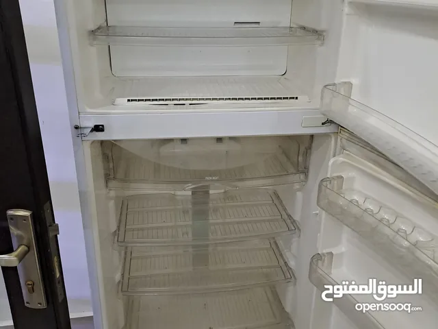 ثلاجه للبيع