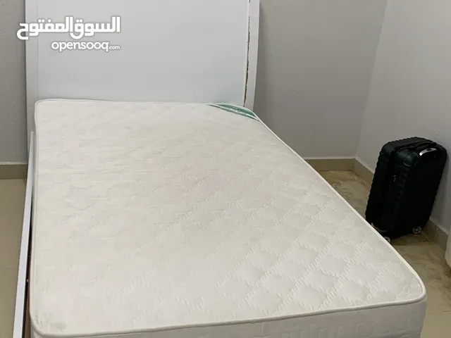 غرفه نوم للبيع ، السعر قابل للتفاوض .