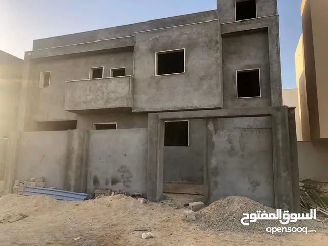 200 m2 4 Bedrooms Townhouse for Sale in Tripoli Al-Serraj