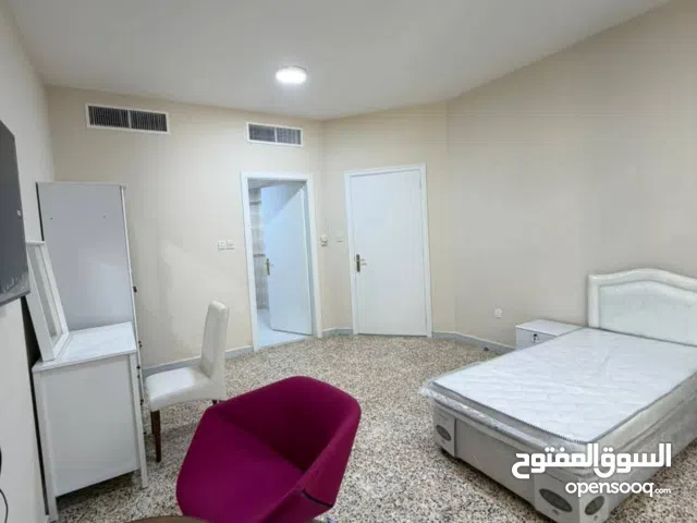 متاح غرف عاديه وغرف ماستر وغرفه خادمه شقه بنات