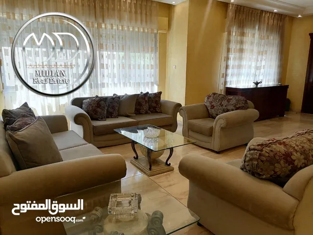 شقة ارضية مفروشة للايجار عبدون مساحة 200م مع ترس 50م سوبر ديلوكس