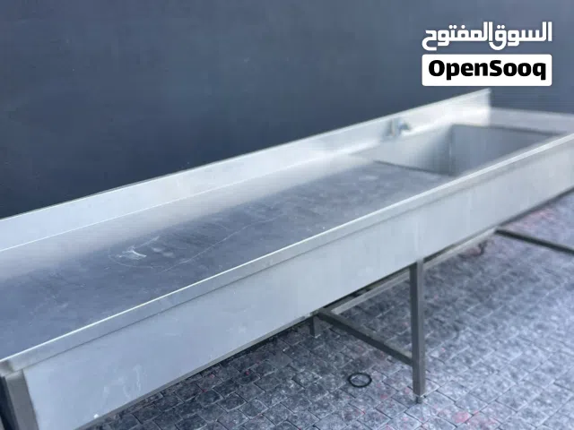 طاولة وحوض ستيل