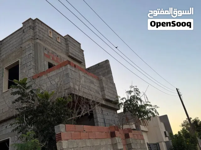 منزل دورين للبيع في مرحلة التشطيب العنوان : عين زارة