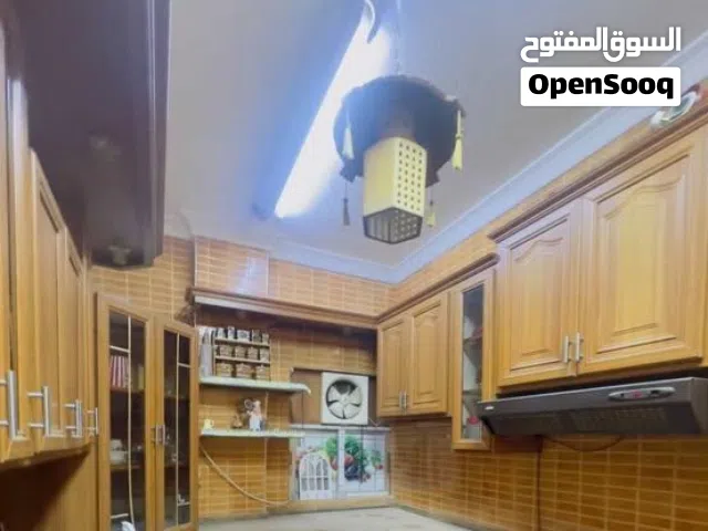 خزاين مطبخ معلق فقط مستعمل بحاله وكاله للبيع