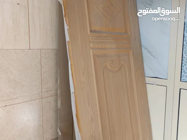 للبيع باب خشب جديد