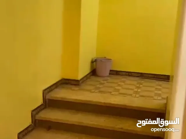 شقة للايجار تصلح مقر اداري او سكني 150م لوران علي الترام الإقبال