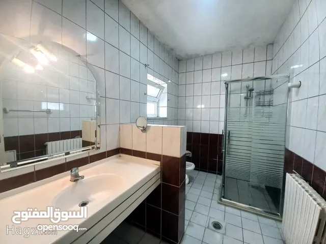 550 m2 More than 6 bedrooms Apartments for Rent in Amman Deir Ghbar
