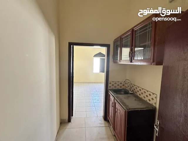 500 m2 1 Bedroom Apartments for Rent in Um Salal Al Kharaitiyat