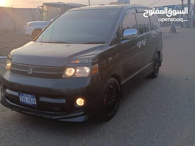 Used Toyota Voxy in Taiz