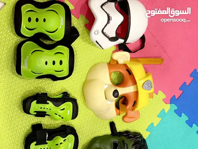 ماسك للأطفال مع كسارات للقدمين