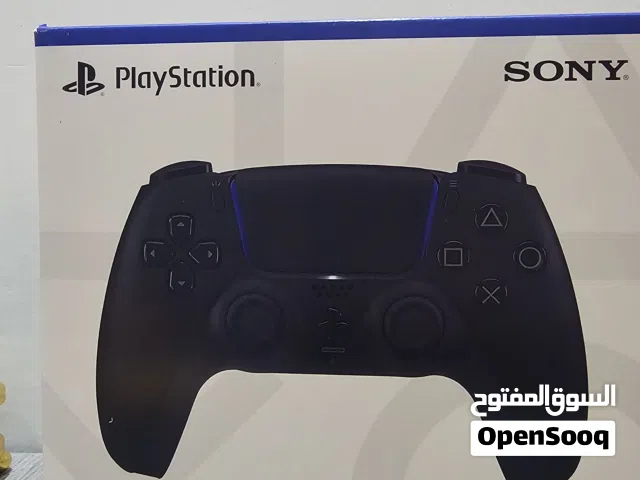 جهاز سوني 5 لونه اسود الجهاز جديد واستعملته  اقل من ساعتين فقط، تقدر تقول انه جديد ،مافي اي شيء