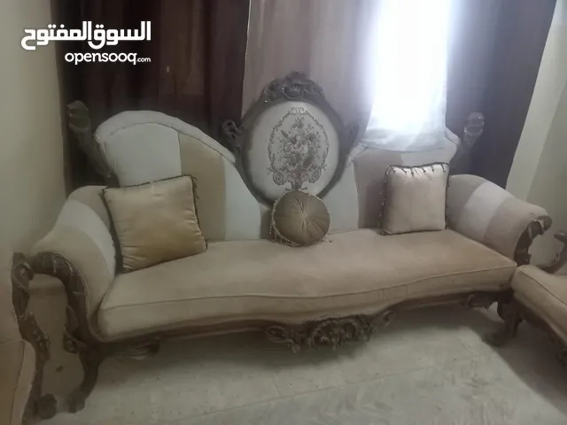 كنب غرفة ضيوف للبيع بحالة ممتازه جدا