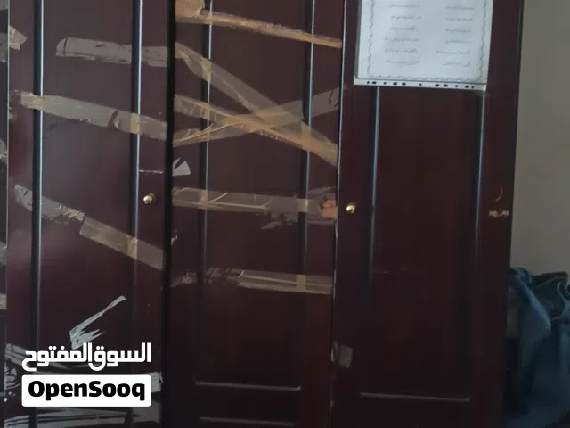 للبيع دولاب ملابس بسعر مغري 120 ألف ريال يمني قابل للتفاوض