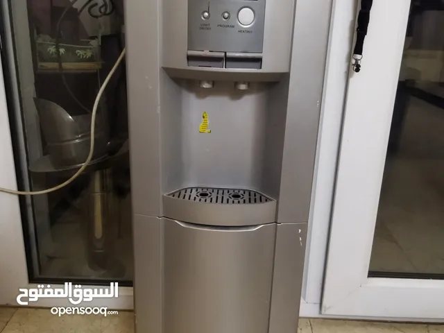 كولر ماء نوع crown مستعمل مع 3 قوارير