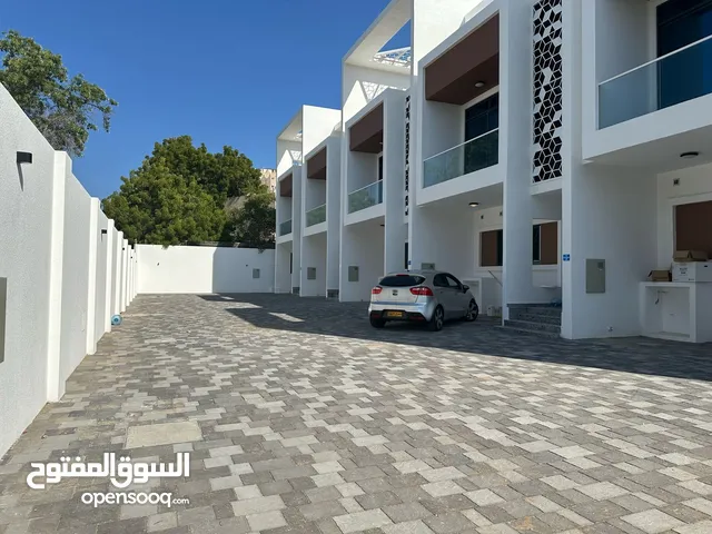 فيلا حديثه للبيع بالقرم خلف حديقة القرم الطبيعيه مساحة البناء 399 متر في منطقه تمتاز بالهدوء والرقي