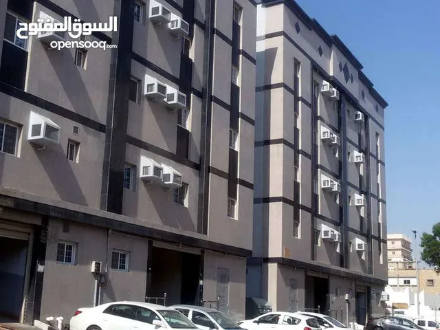 شقه غرفه وصاله بشارع فلسطين بجوار مسجد بلال