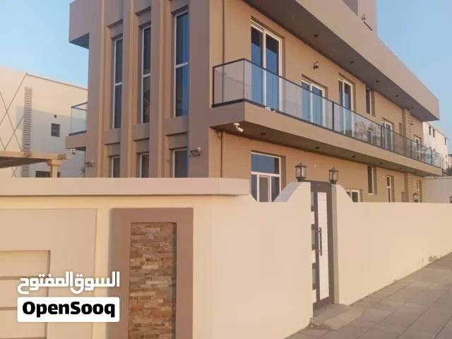 فيلا للبيع في المعبيلة السادسة
