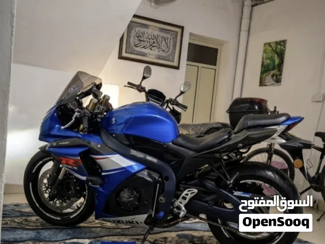 بيعة سريعة للبيع زوزكي 2011   1000CC بحالة ممتازة