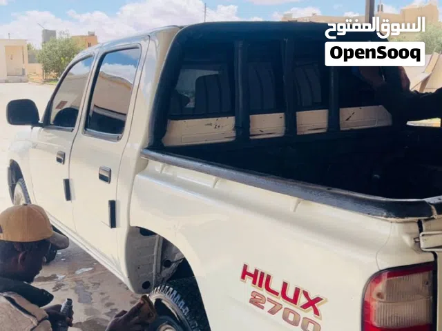 2004 Toyota Hilux Standard