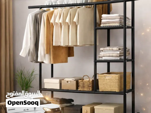 علاقة ملابس عصريه