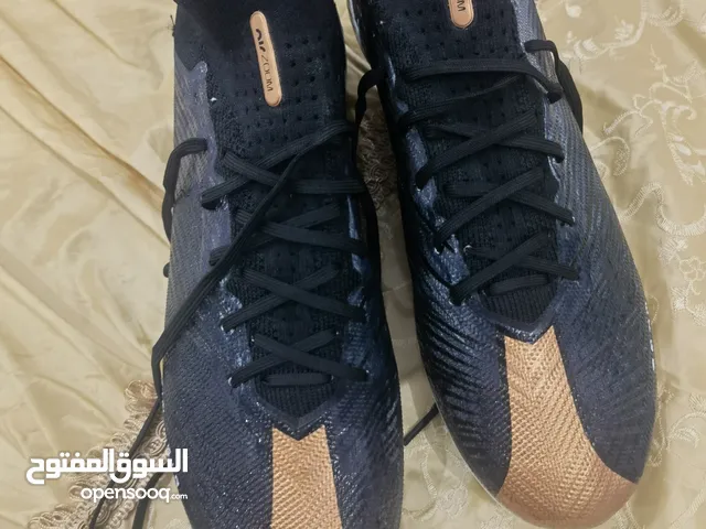42.5 Sport Shoes in Al Ahmadi