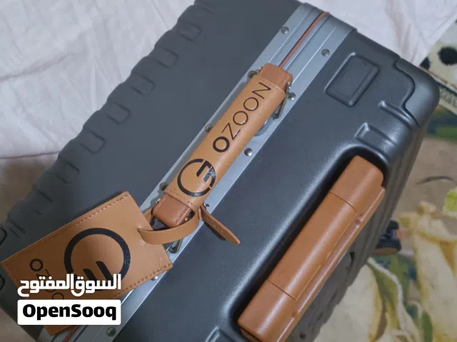 جنطة سفر ماركة O3 جديد غير مستخدم  وبيهة مجال عارضينهة بل بيجات والموقع .