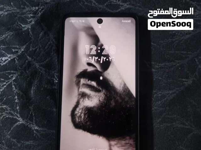 A52 ذاكرة 256 كلشي مابي فقط الضربة بل زاوية موضحة بل صورة ولباقي كلة شغال ويا ملحقات شاحنة وكفر