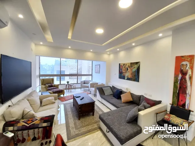 Fully Renovated Apartment in Shmeisani  شقة مجددة بالكامل شميساني