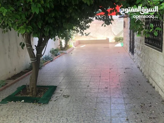 350 m2 3 Bedrooms Villa for Rent in Amman Al Rabiah