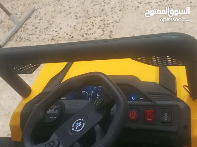 سياره العاب كهربائيه بحاله جيده جدا